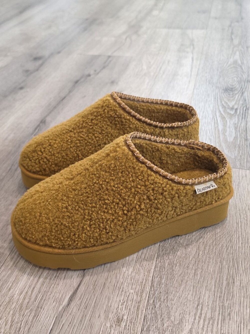 Bearpaw Women's Snuggle Martis Slippers Sz 10 WIDE Brown Faux Shearling Slip-On